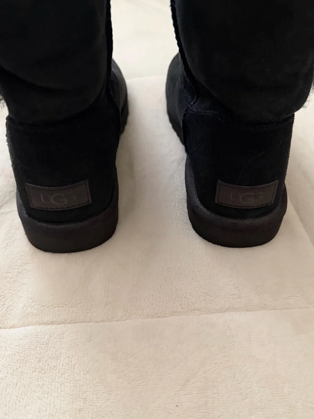 UGG Bailey Button II Boots, 8 - Picture 3 of 10